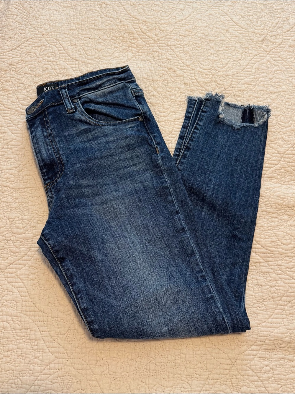 Kut from the Kloth Dark Blue Skinny Jeans with Raw Hem Size 2